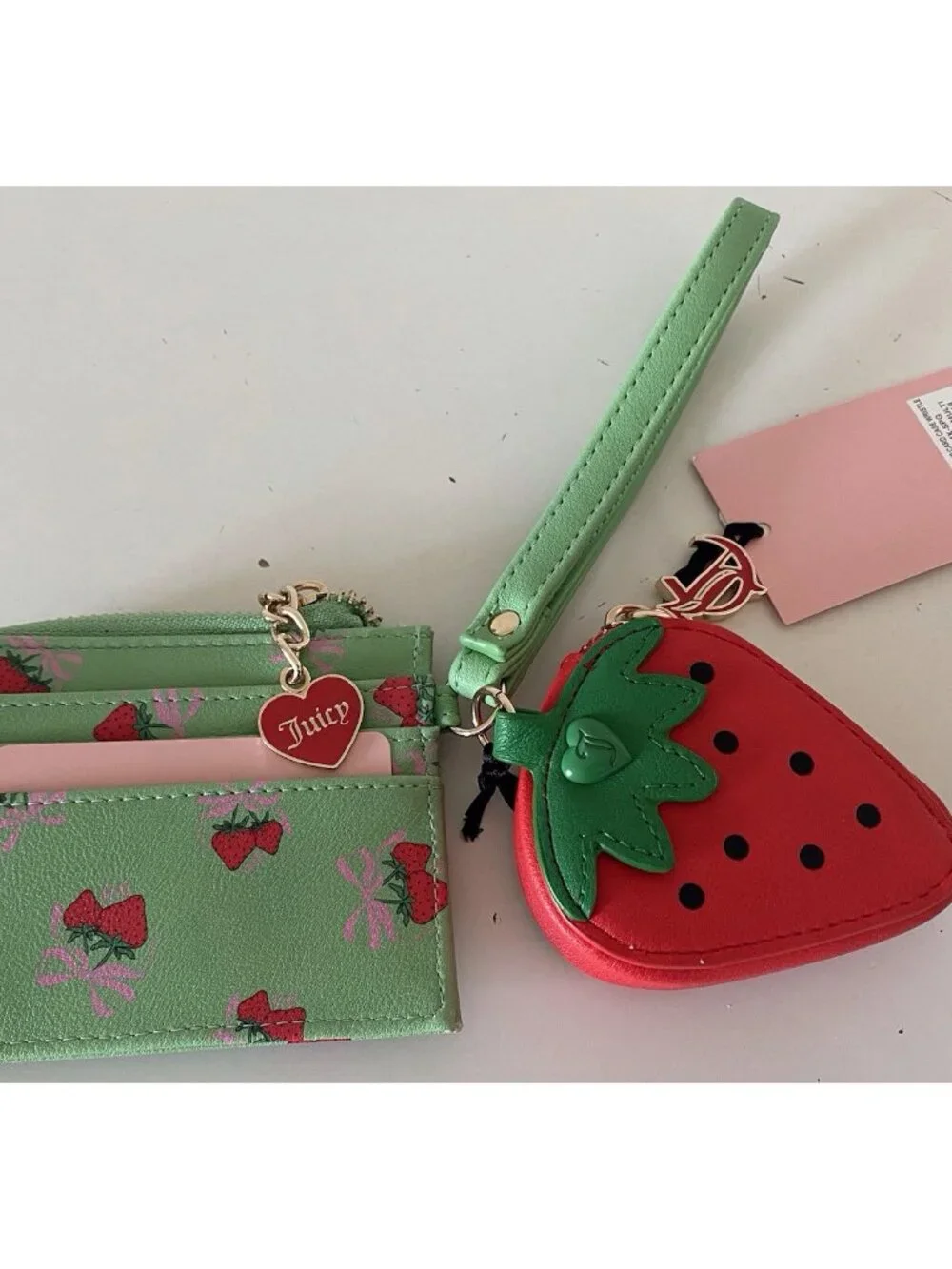 Juicy Couture‎ Sweet Strawberry Zip Card Case Wristlet Retro Green W/Coin Purse